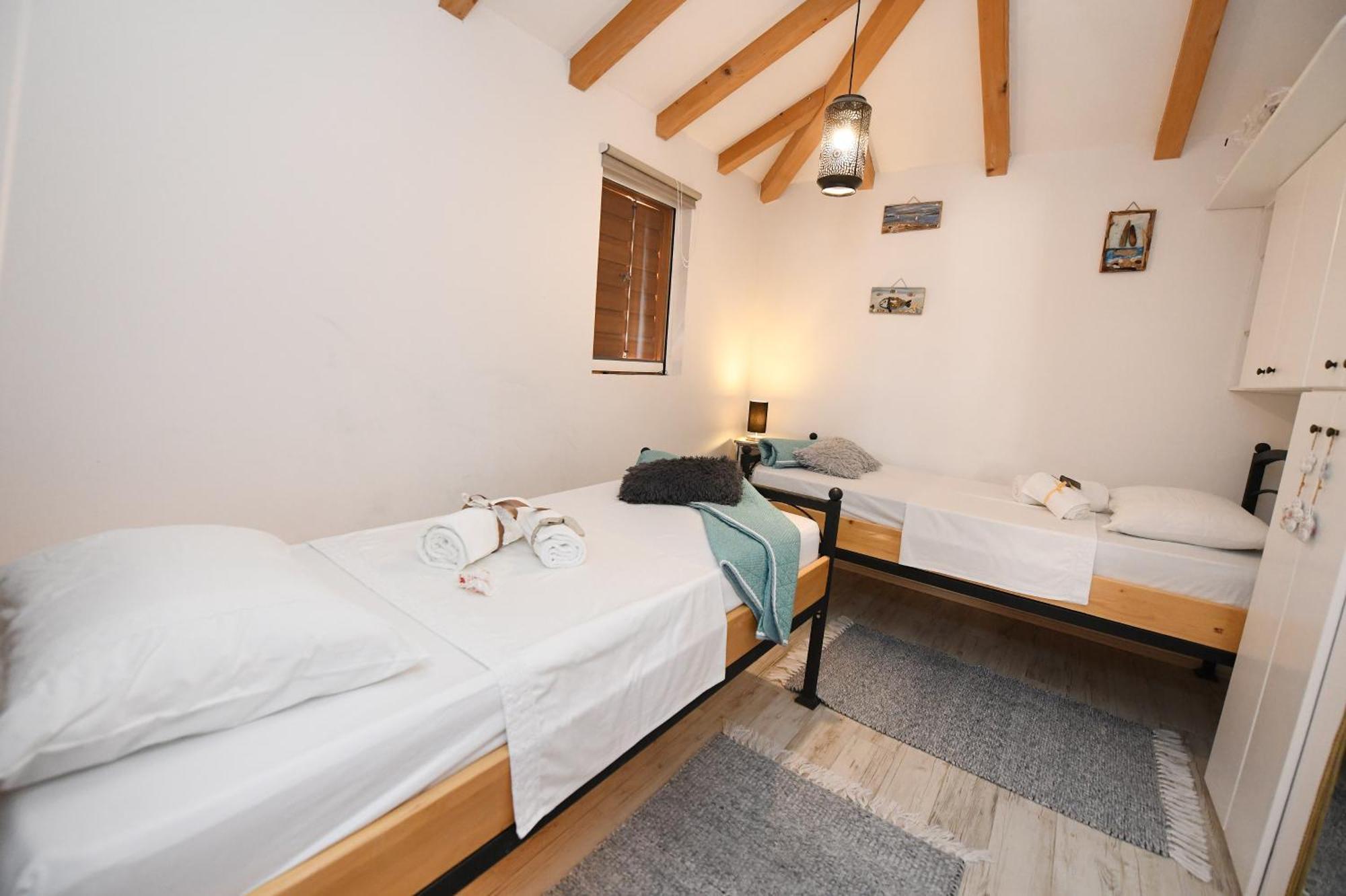 Beach House Marina Grande Betina  Luaran gambar